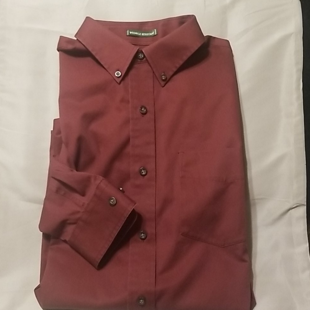Eddie Bauer Button Down Wrinkle Resistant Medium